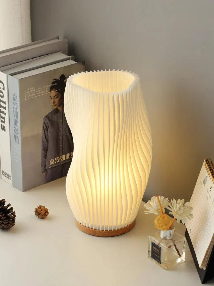 Lampe de Bureau Crème Élégante - Design Plissé et Éclairage Ambiant