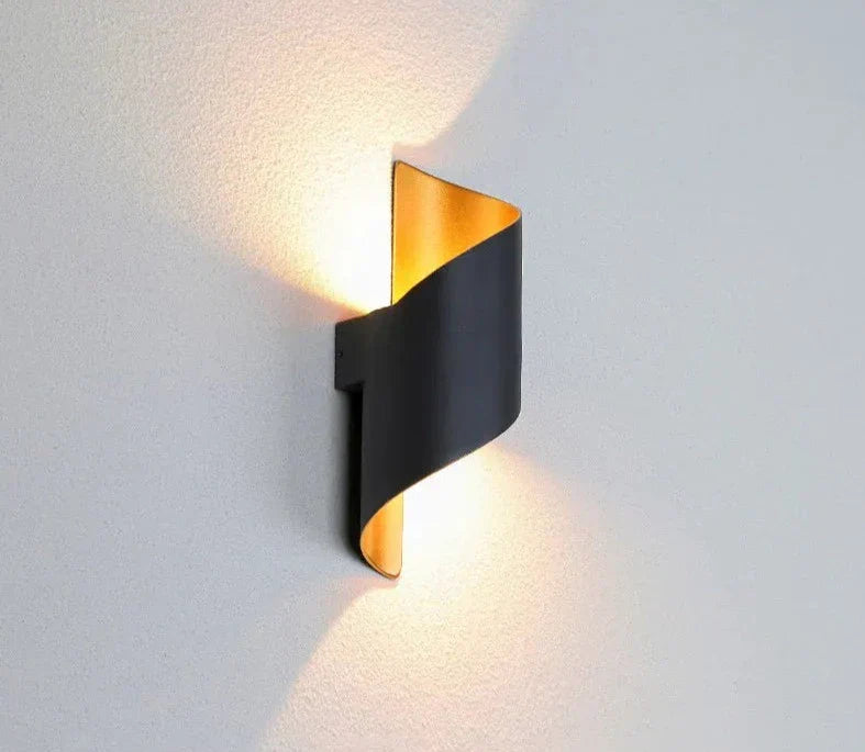 Applique Murale Moderne en Fer - Éclairage LED Économe et Durable