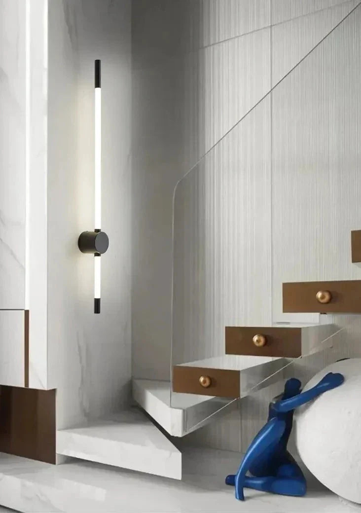 Applique Murale LED Verticale - Éclairage Économe et Élégant
