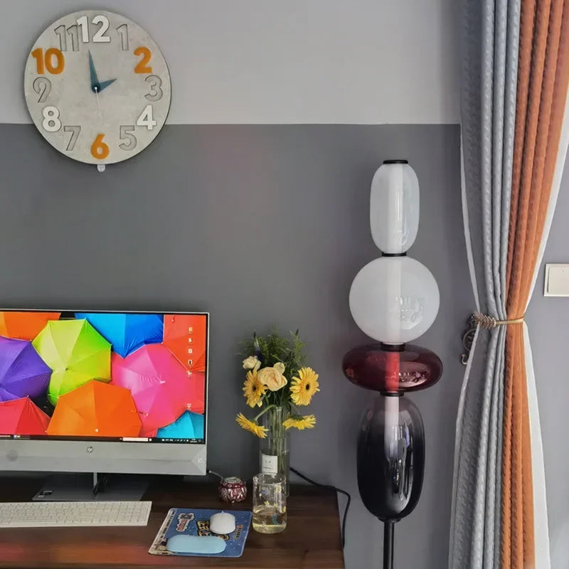 Lampe sur Pied Designer - Éclairage d'Ambiance avec Effets de Couleur