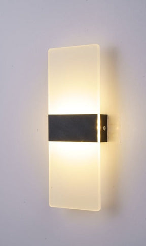 Applique Murale Contemporaine - Éclairage Polyvalent et Durable