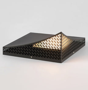 Applique Murale Solaire Pyramidale - Éclairage Économe en Énergie et Élégant