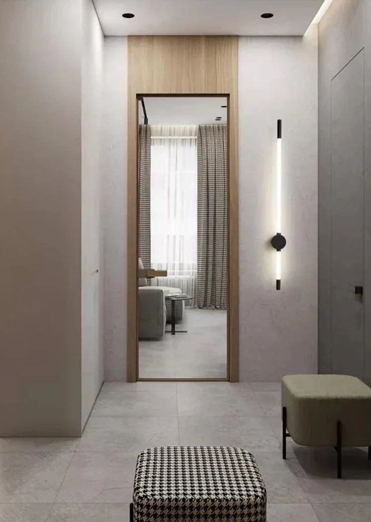 Applique Murale LED Verticale - Éclairage Économe et Élégant