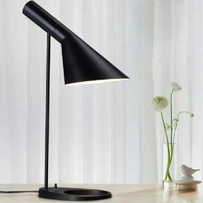Lampe de Table Moderne en Métal - Design Élégant et Durable