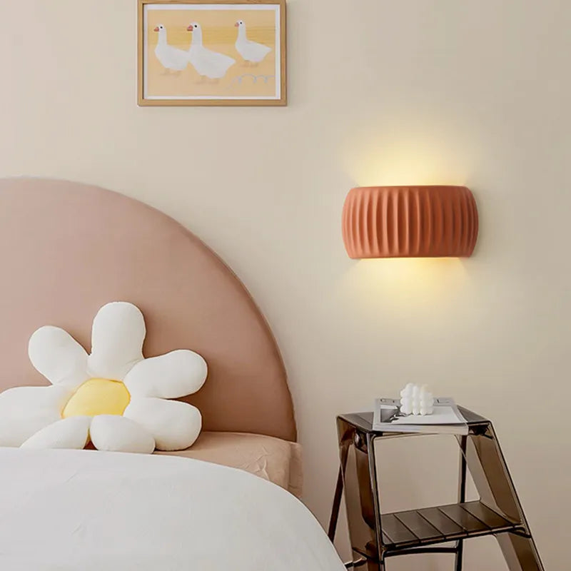 Applique Murale en Résine Colorée - Design Artistique et Économe en Énergie