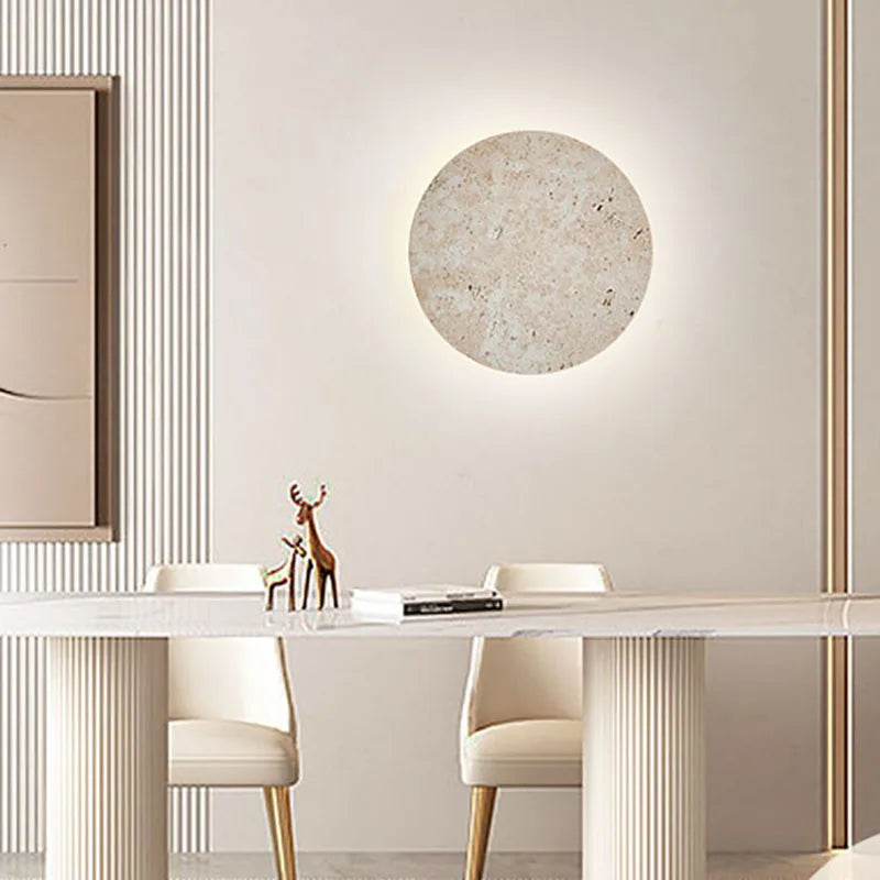 Applique Murale en Travertin - Éclairage LED Élégant et Durable