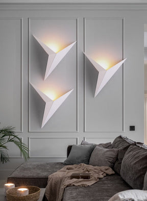 Applique Murale Triangulaire LED - Éclairage Élégant et Économe en Énergie