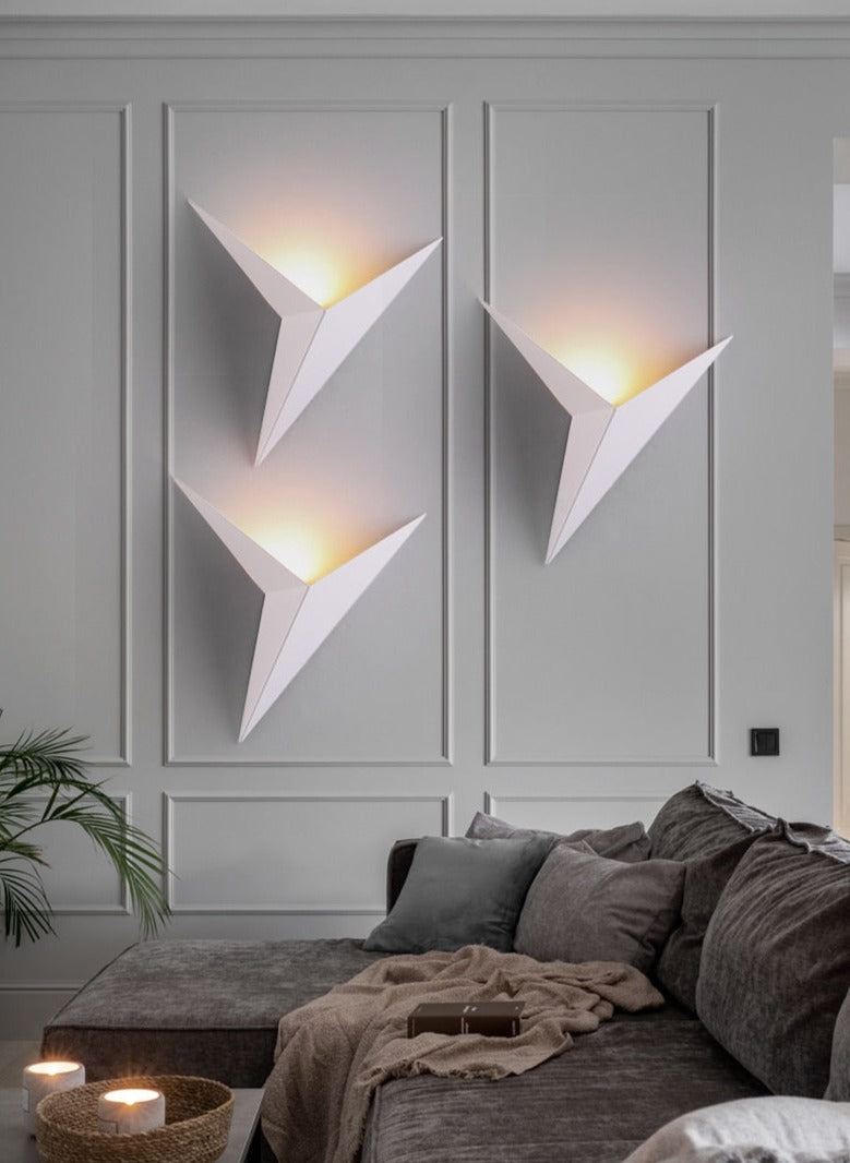 Applique Murale Triangulaire LED - Éclairage Élégant et Économe en Énergie