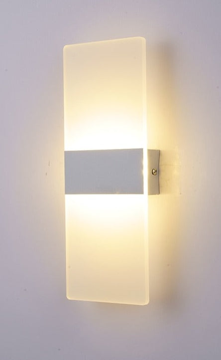 Applique Murale Contemporaine - Éclairage Polyvalent et Durable