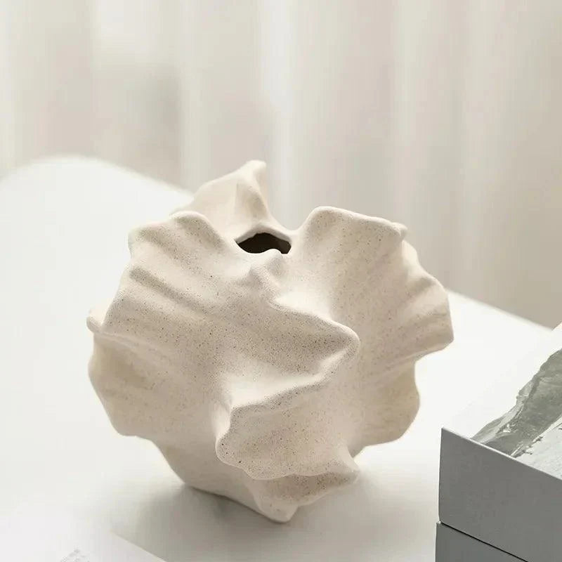 Vase en Céramique Moderne - Design Élégant avec Vagues Géométriques