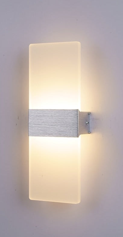 Applique Murale Contemporaine - Éclairage Polyvalent et Durable