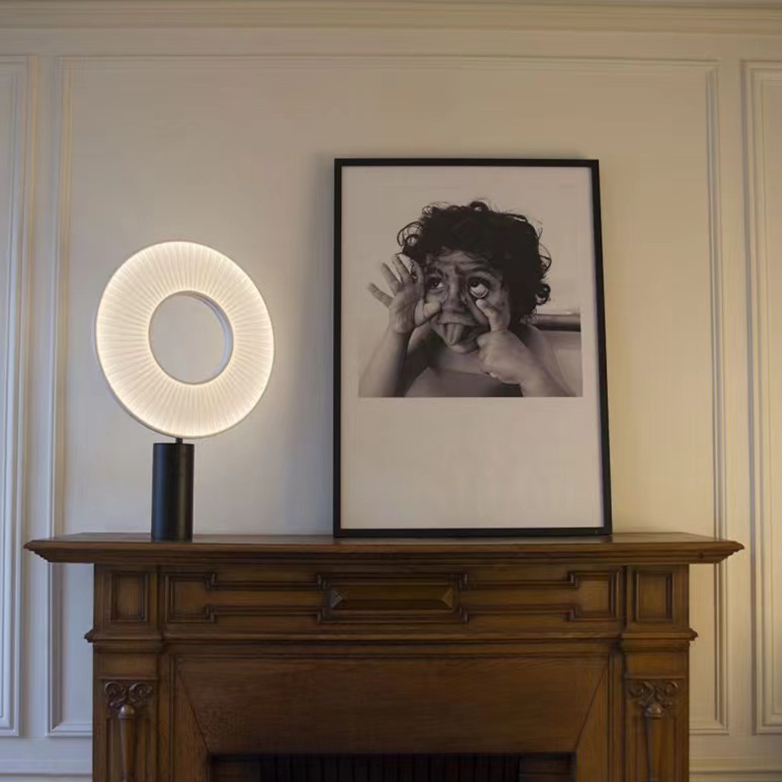 Lampe de Table Solaire Écologique - Design Élégant et Économie d'Énergie