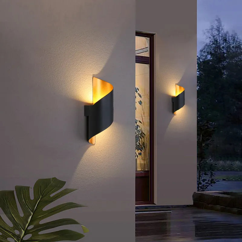 Applique Murale Moderne en Fer - Éclairage LED Économe et Durable