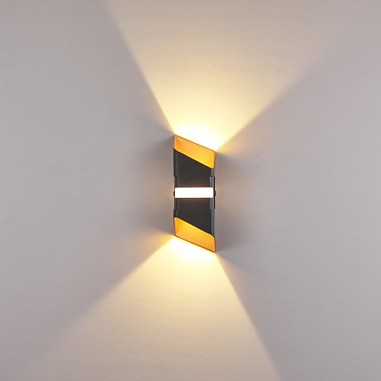 Applique Murale LED Extérieure - Éclairage Résistant aux Intempéries et Énergétiquement Efficace