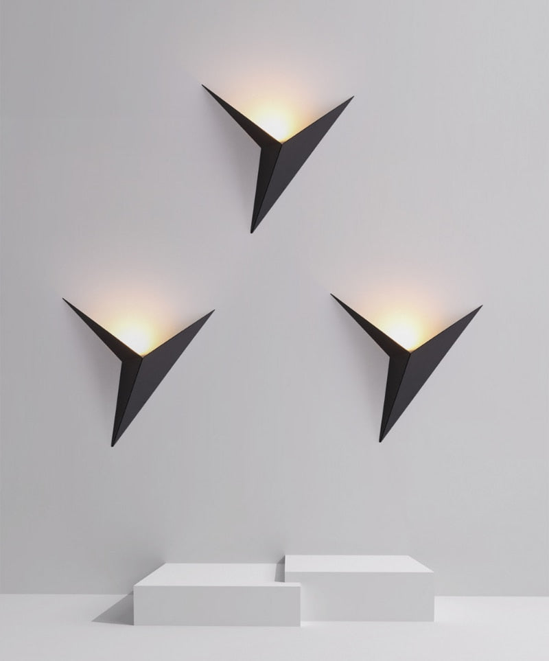 Applique Murale Triangulaire LED - Éclairage Élégant et Économe en Énergie