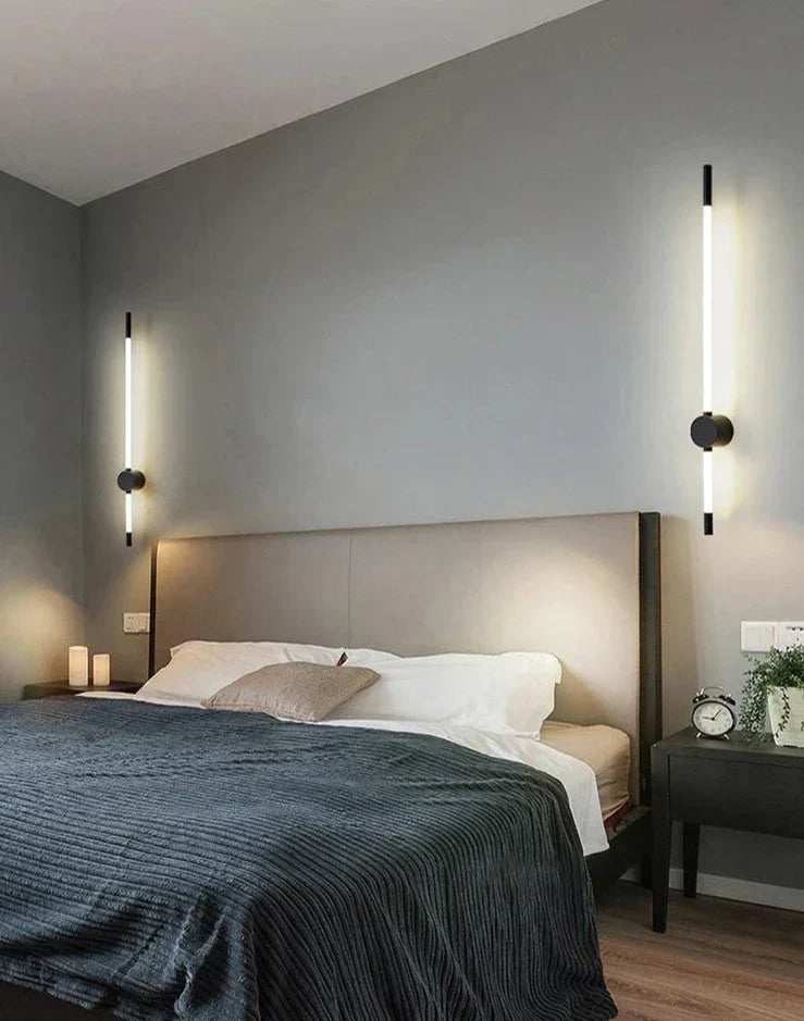 Applique Murale LED Verticale - Éclairage Économe et Élégant