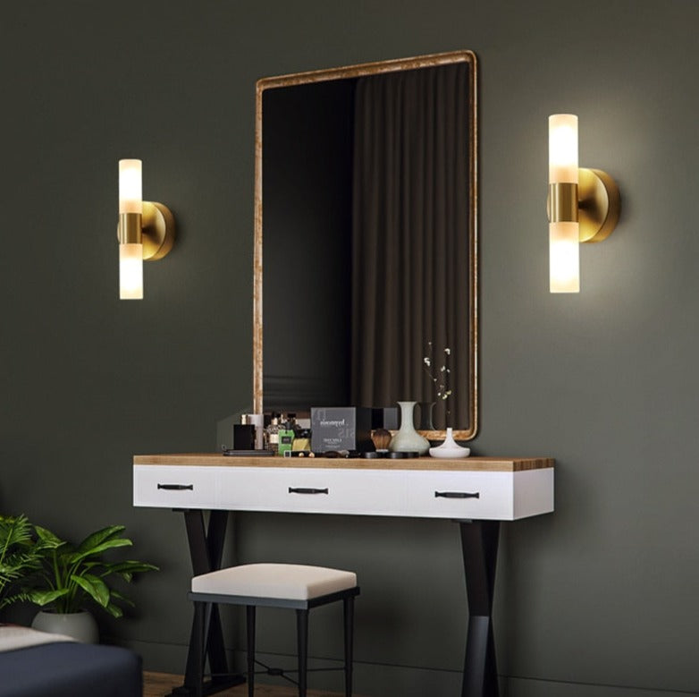 Applique Murale Minimaliste en Or - Éclairage LED Énergétiquement Efficace