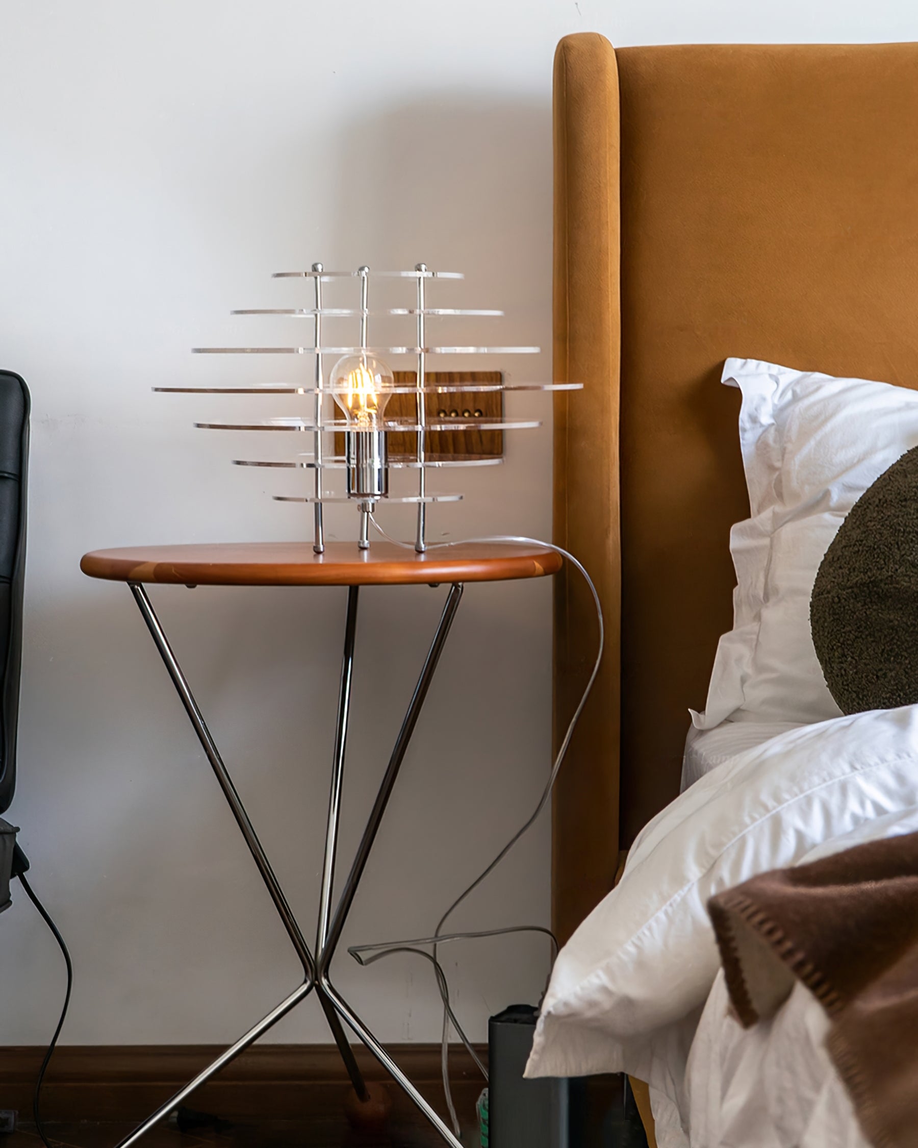 Lampe de Bureau Chrome Moderne - Design Élégant en Métal et Acrylique
