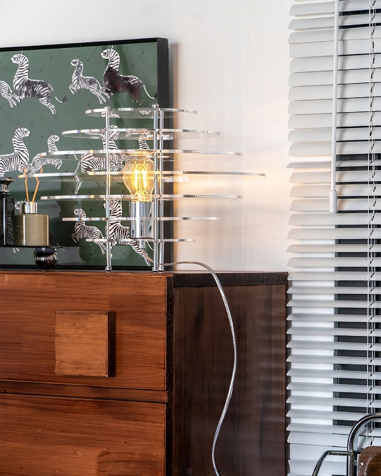 Lampe de Bureau Chrome Moderne - Design Élégant en Métal et Acrylique
