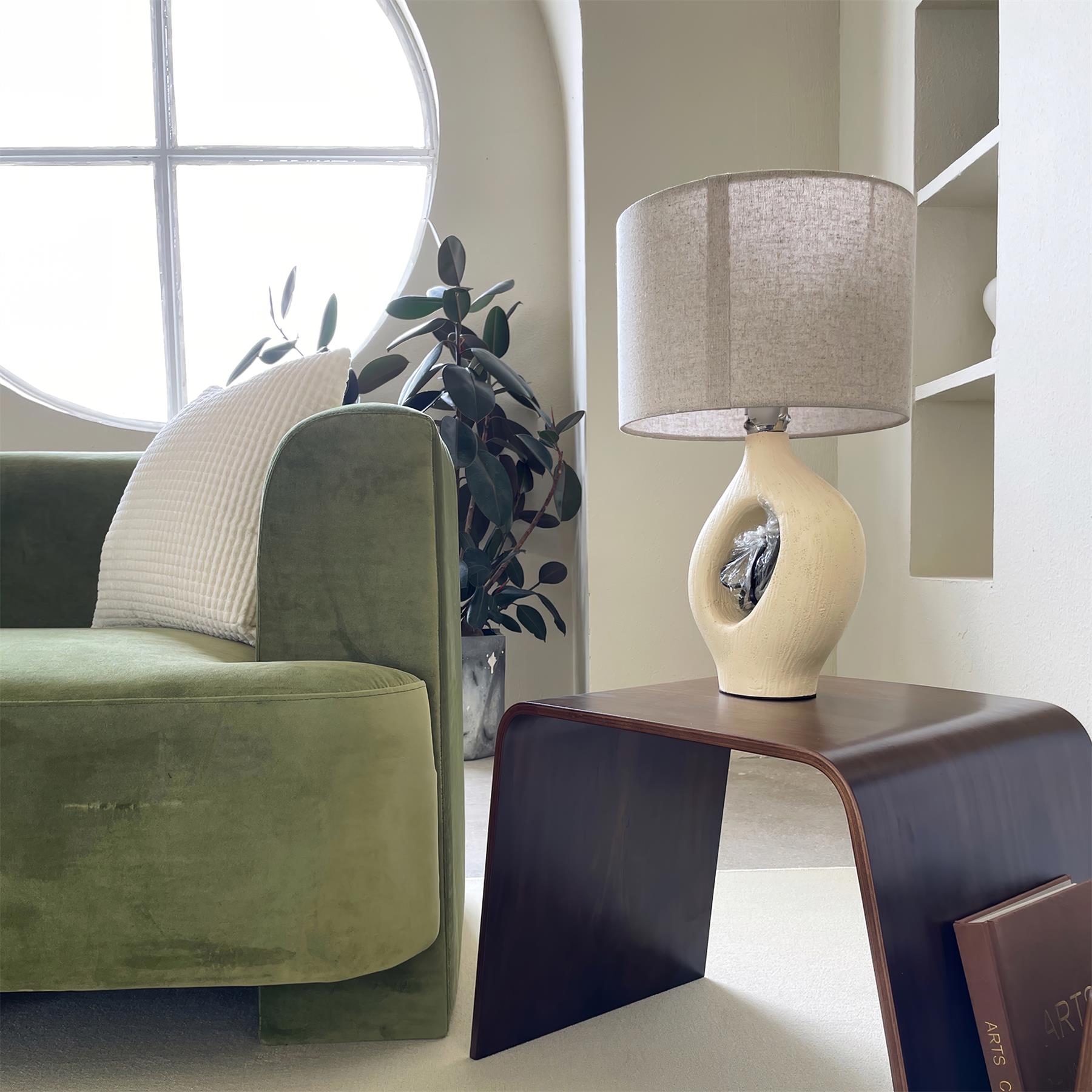 Lampe de Table en Résine - Élégance et Lumière Chaleureuse