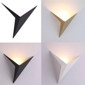 Applique Murale Triangulaire LED - Éclairage Élégant et Économe en Énergie