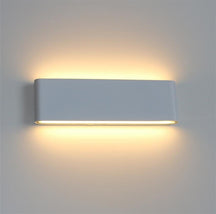 Applique Murale Étanche LED - Design Résistant aux Intempéries et Écoénergétique