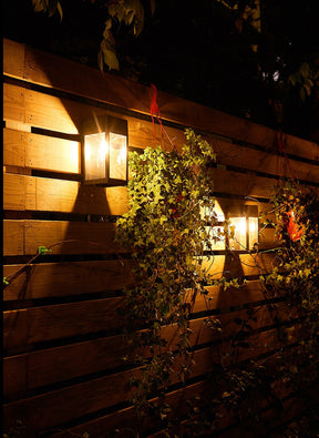 Applique Murale Solaire pour Jardin - Éclairage Accueillant et Résistant aux Intempéries