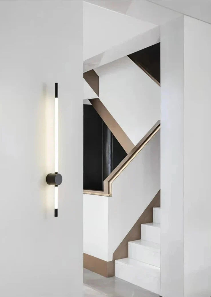 Applique Murale LED Verticale - Éclairage Économe et Élégant