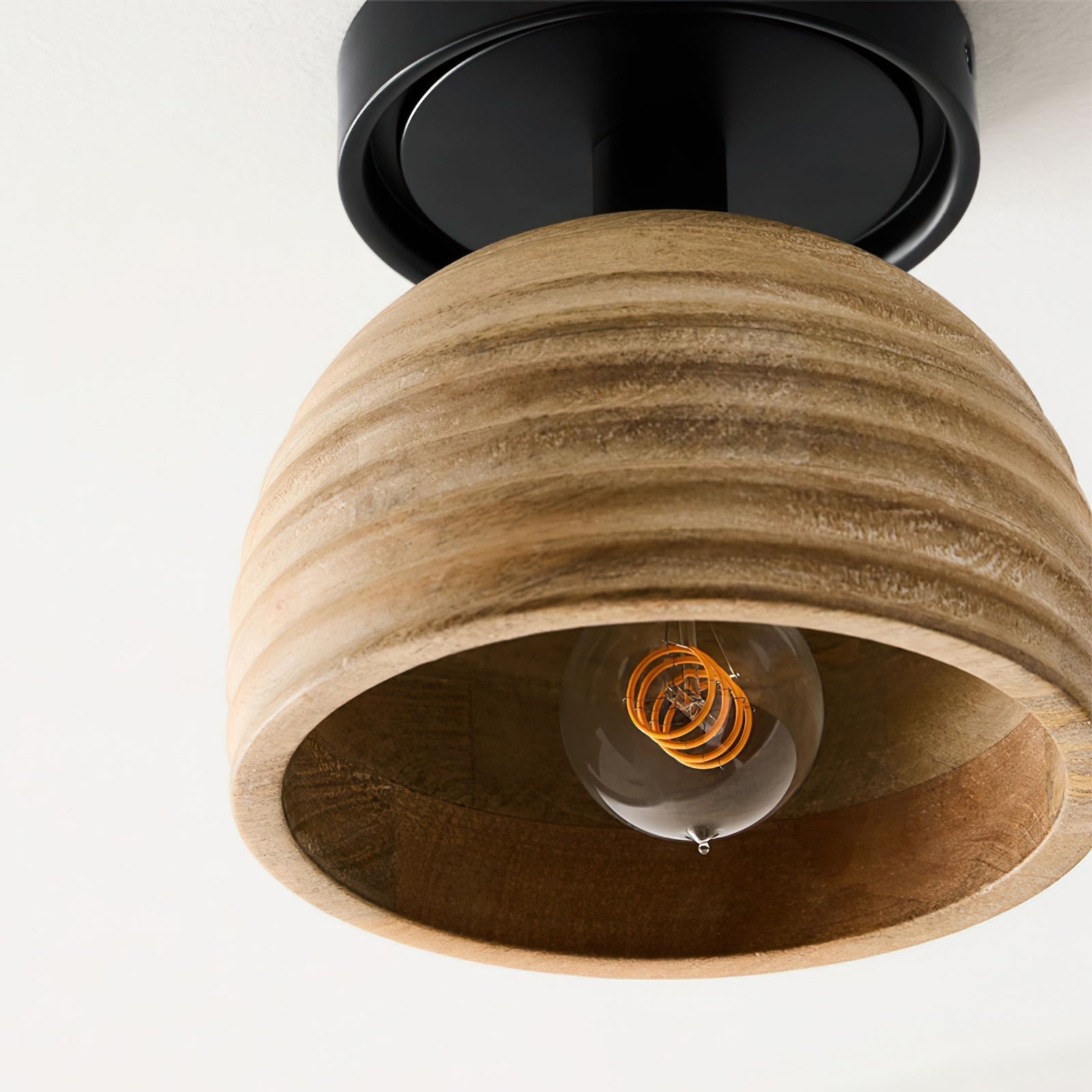 Plafonnier en Bois Naturel - Lumière Ambiante et Atmosphère Cosy