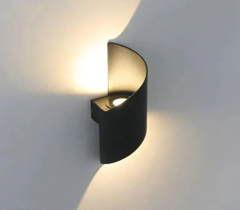 Applique Murale Moderne en Fer - Éclairage LED Économe et Durable
