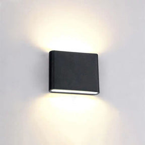 Applique Murale Étanche LED - Design Résistant aux Intempéries et Écoénergétique
