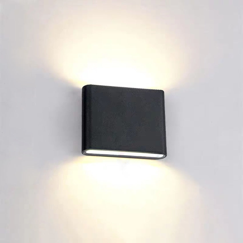 Applique Murale Étanche LED - Design Résistant aux Intempéries et Écoénergétique