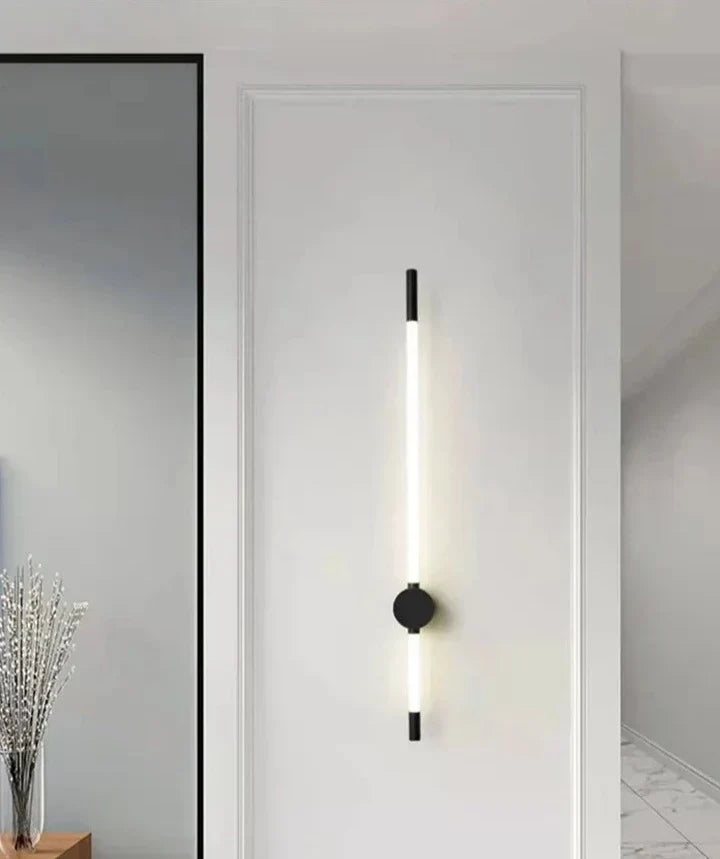 Applique Murale LED Verticale - Éclairage Économe et Élégant