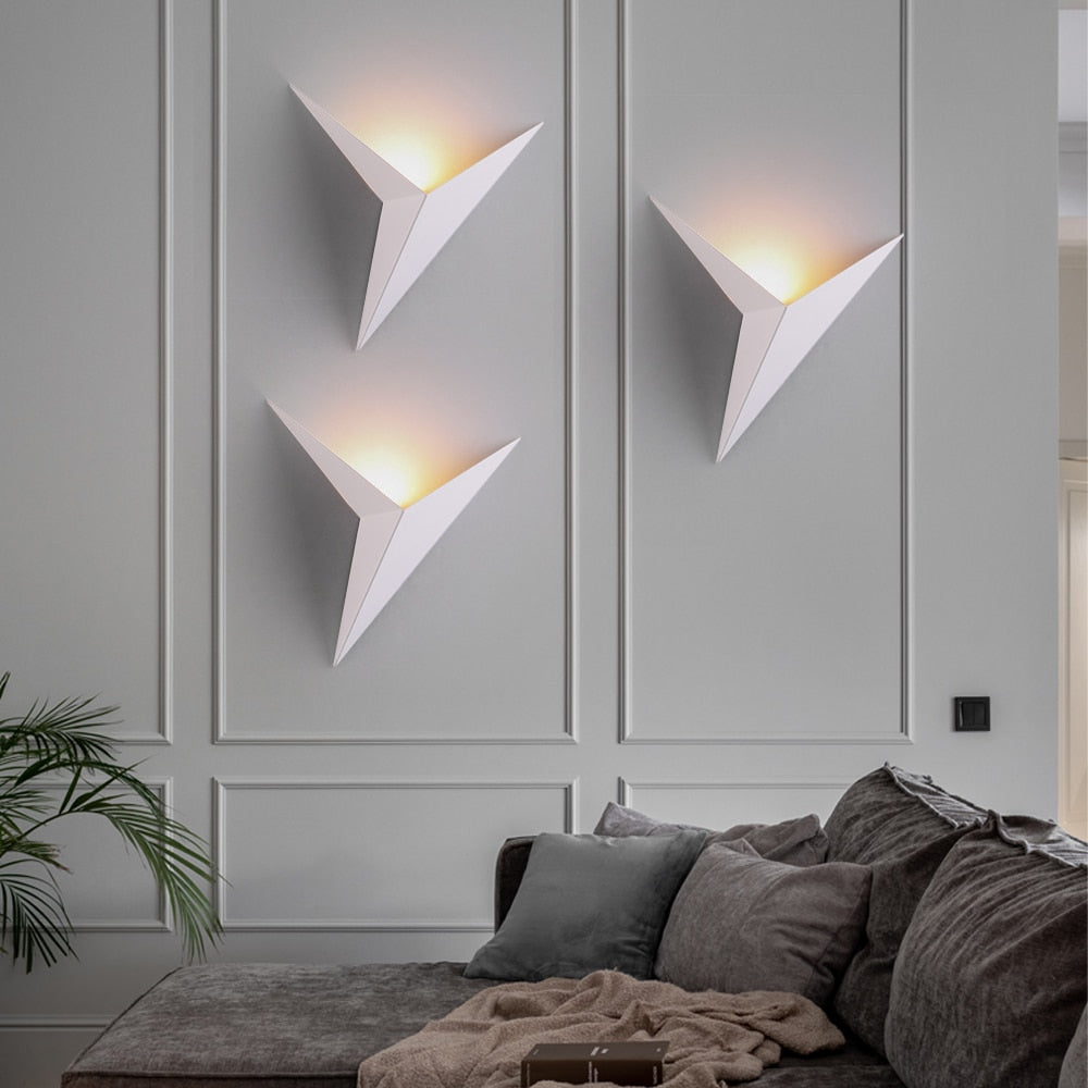 Applique Murale Triangulaire LED - Éclairage Élégant et Économe en Énergie