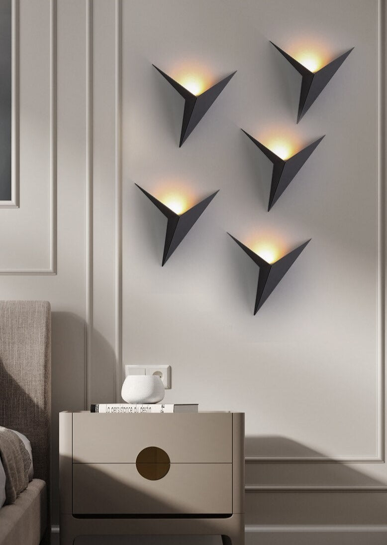 Applique Murale Triangulaire LED - Éclairage Élégant et Économe en Énergie