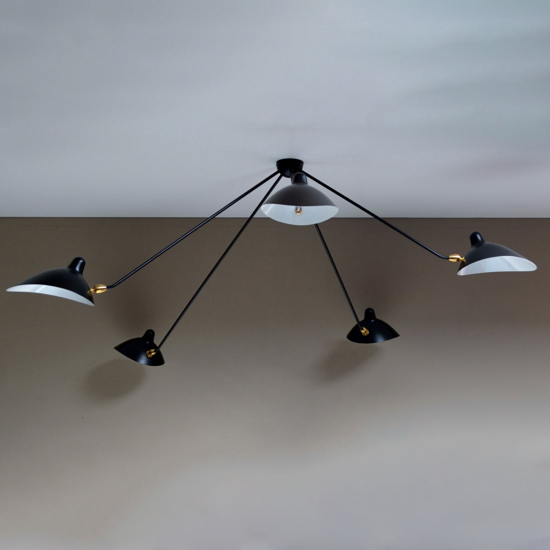 Lampe de Plafond Design Minimaliste - Élégance et Raffinement pour Votre Intérieur