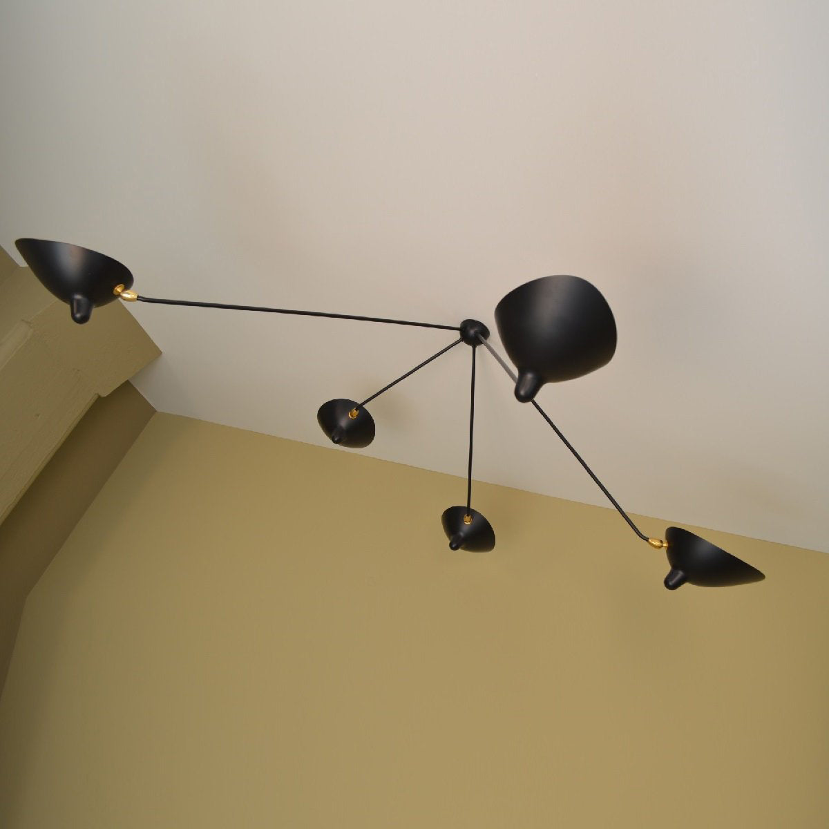 Lampe de Plafond Design Minimaliste - Élégance et Raffinement pour Votre Intérieur