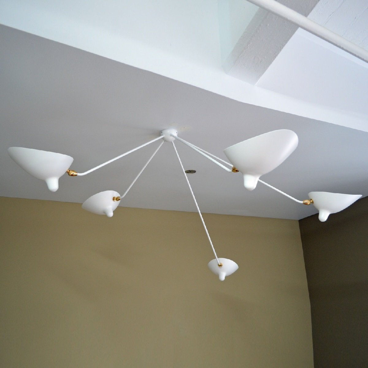 Lampe de Plafond Design Minimaliste - Élégance et Raffinement pour Votre Intérieur