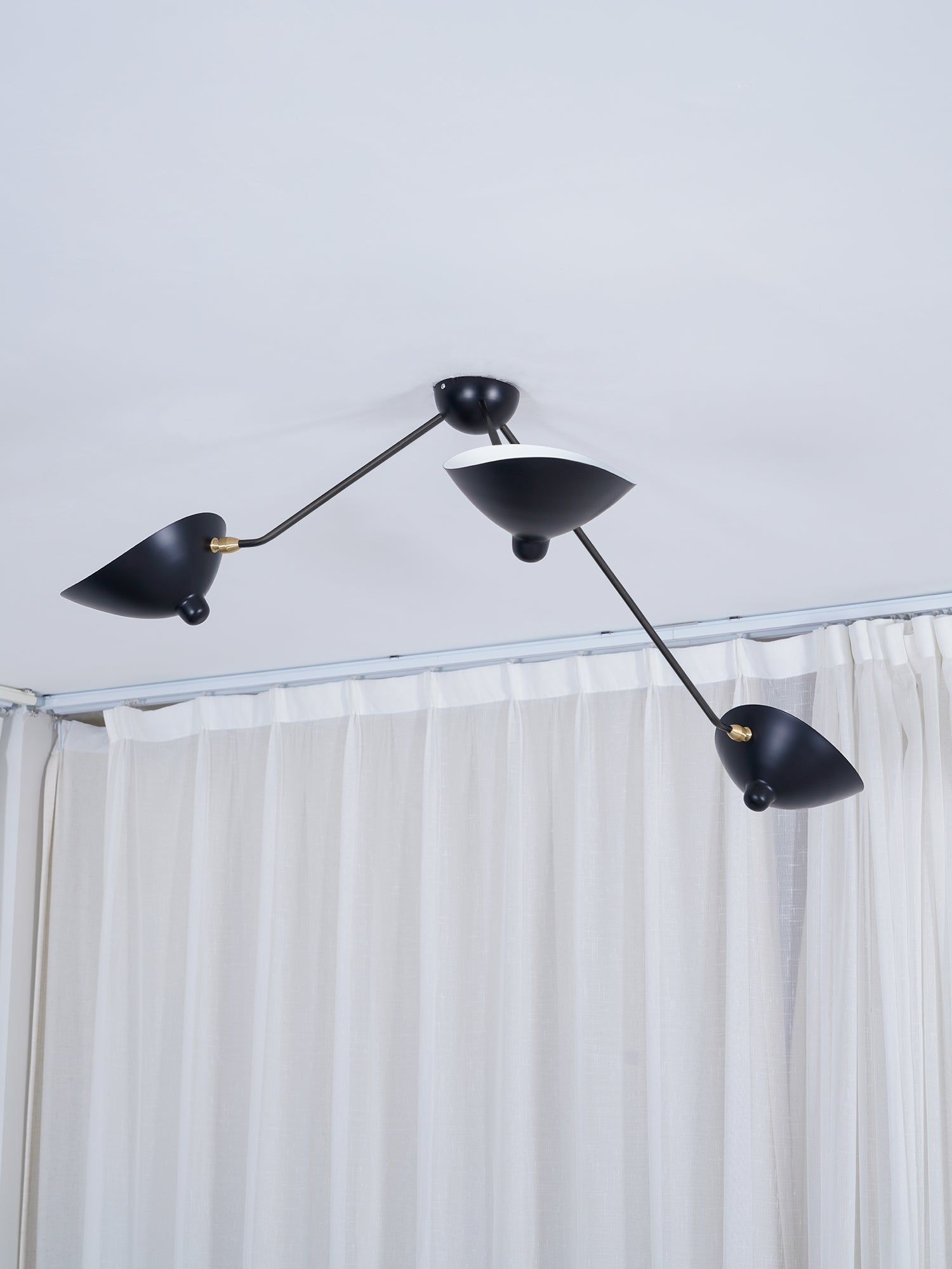 Lampe de Plafond Design Minimaliste - Élégance et Raffinement pour Votre Intérieur
