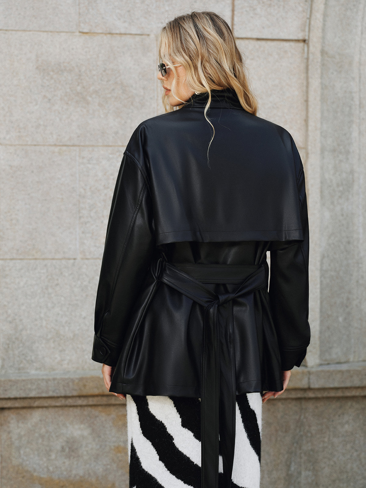 Veste en Cuir Synthétique pour Femme - Col Montant et Ceinture Pratique