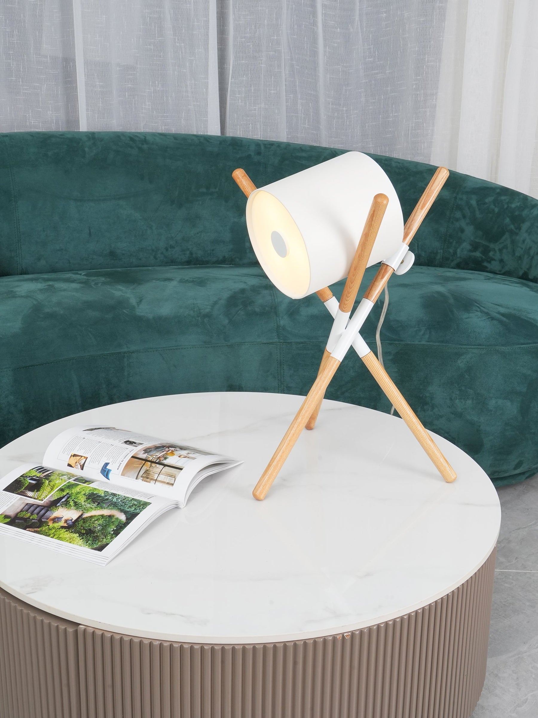 Lampe de Table Minimaliste Pivotante - Éclairage Flexible et Design Élégant