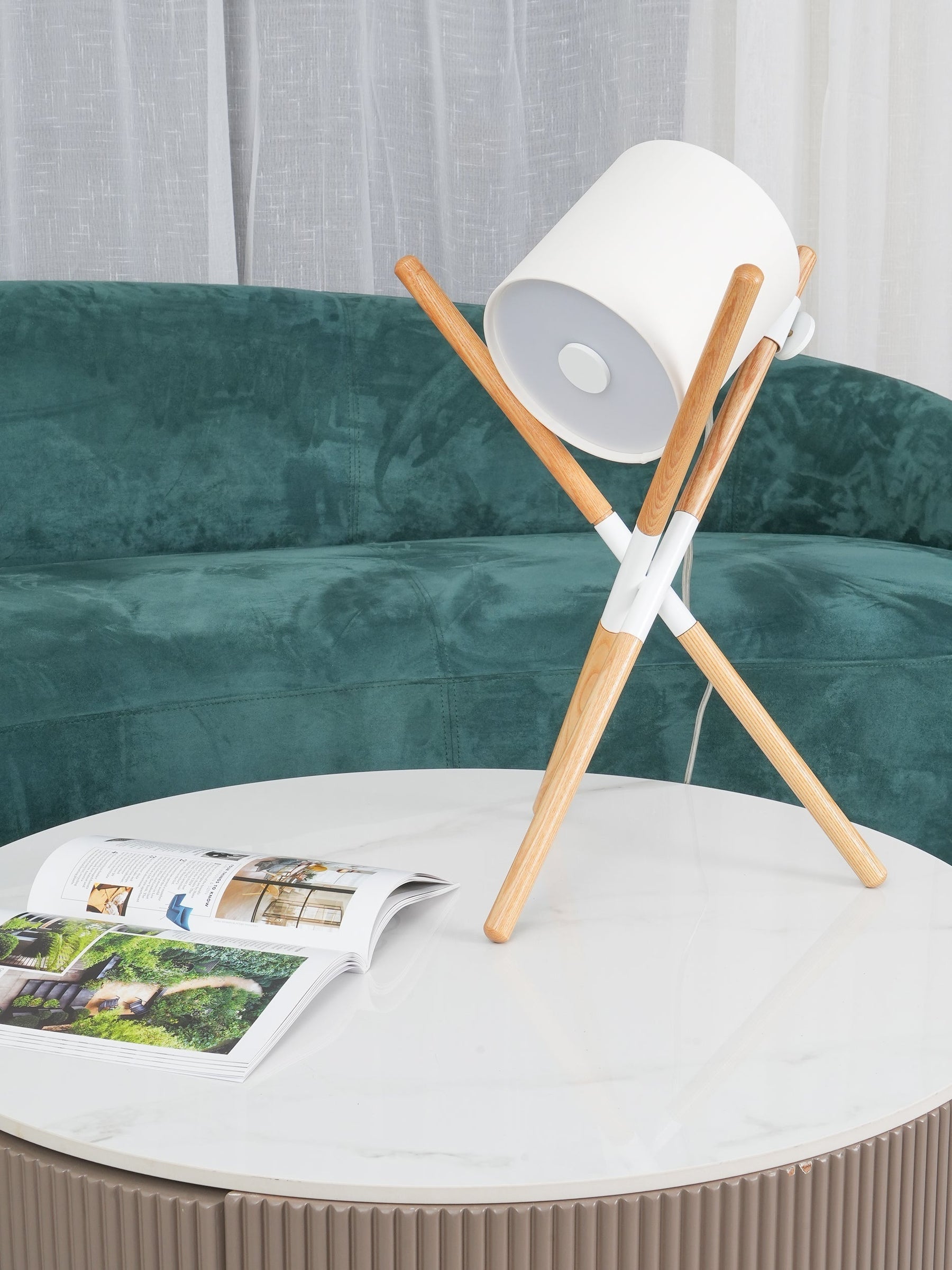 Lampe de Table Minimaliste Pivotante - Éclairage Flexible et Design Élégant