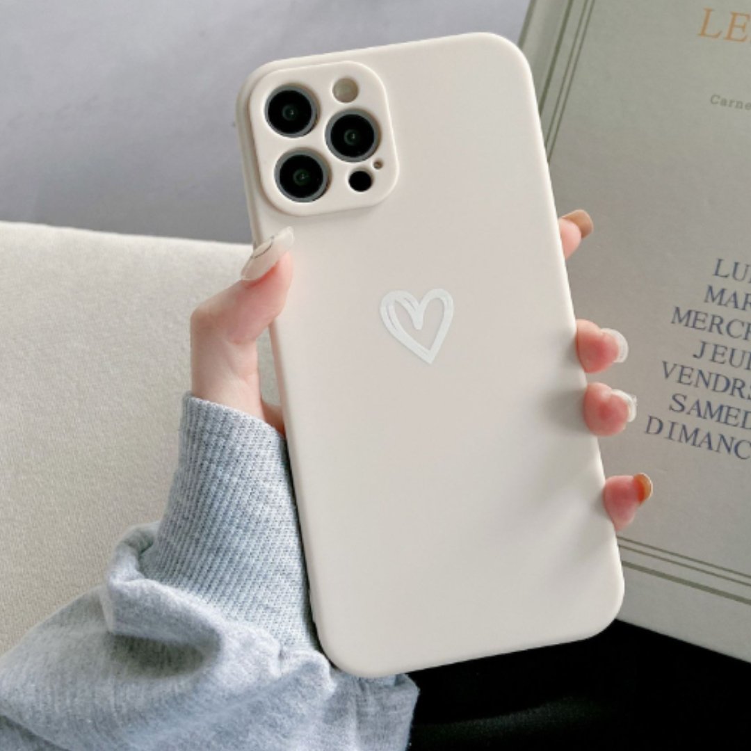 Coque iPhone Antichoc Silicone - Design de Cœur Élégant et Résistant