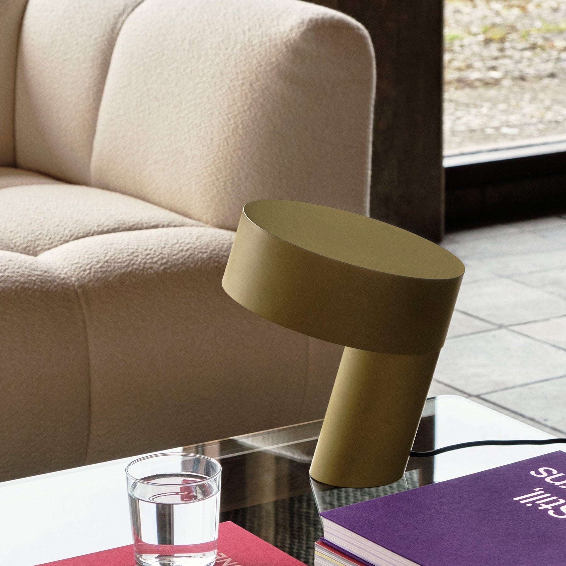 Lampe de Table Moderne en Métal - Design Incliné et Éclairage LED Économe