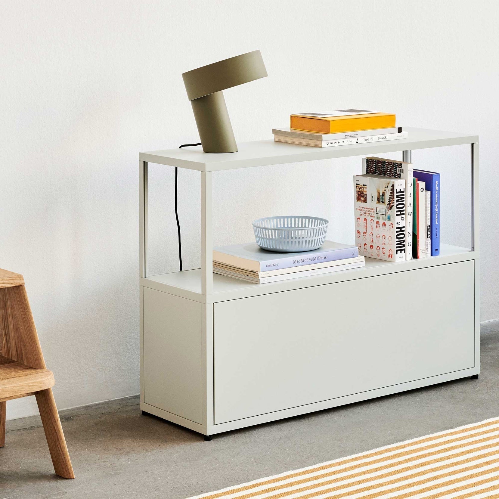 Lampe de Table Moderne en Métal - Design Incliné et Éclairage LED Économe