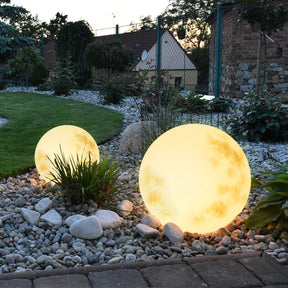 Lampe Solaire de Jardin en Forme de Lune - Éclairage Écologique et Élégant