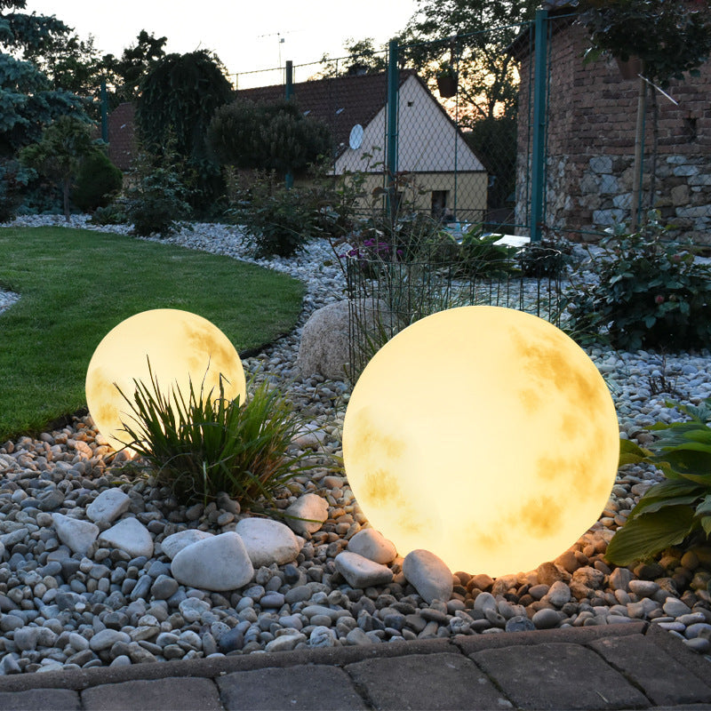 Lampe Solaire de Jardin en Forme de Lune - Éclairage Écologique et Élégant