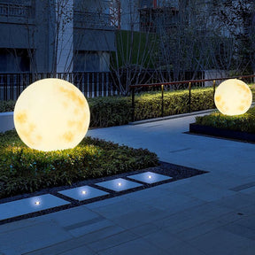 Lampe Solaire de Jardin en Forme de Lune - Éclairage Écologique et Élégant
