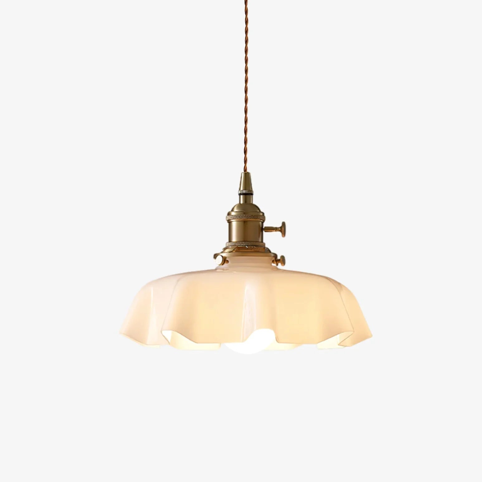 Suspension Française Élégante - Style Contemporain et Raffiné