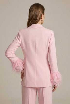 Ensemble blazer et pantalon femme Sophia poignets en plumes élégant chic